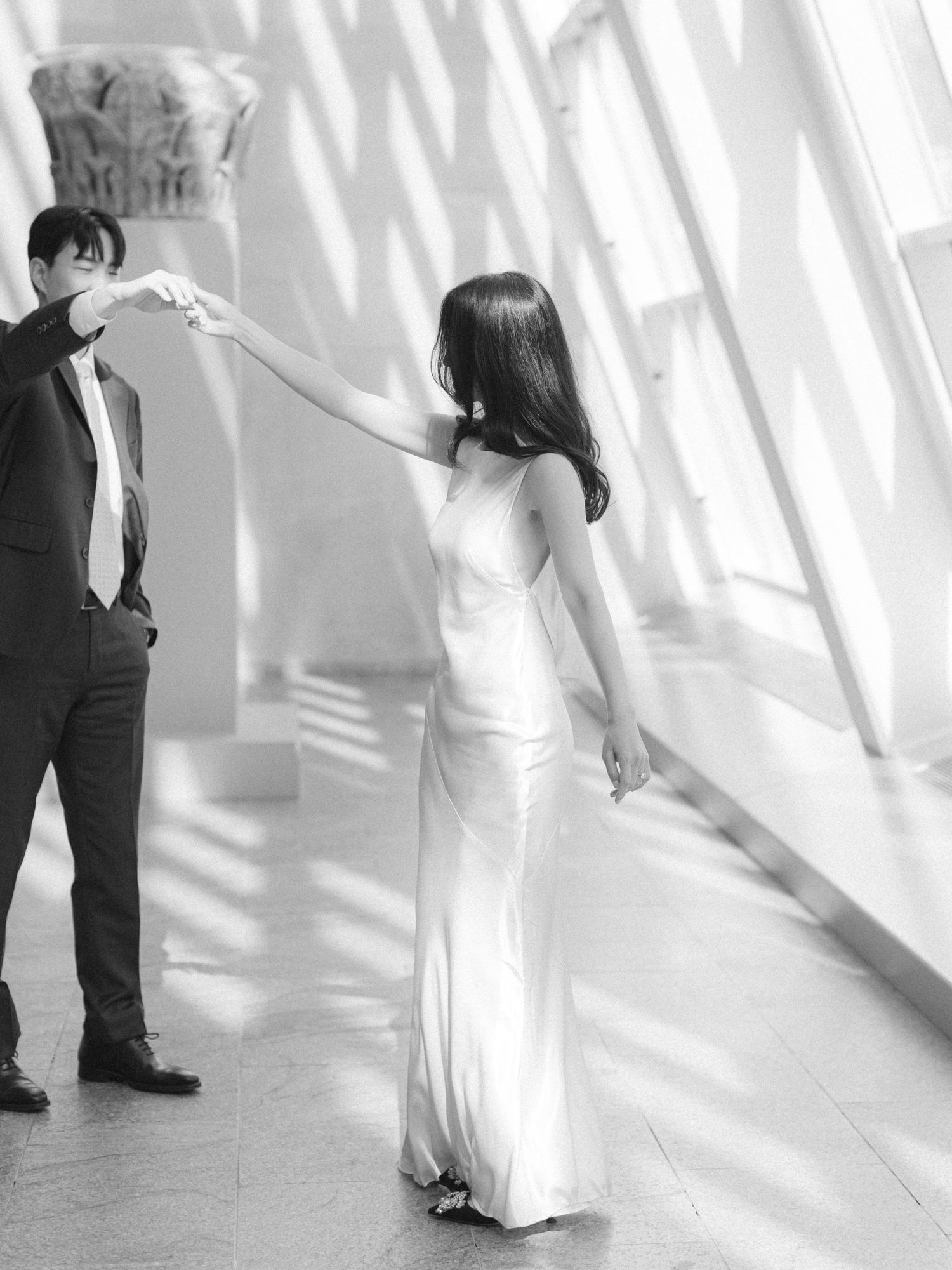 Early morning NYC Engagement Session the Met Timeless Romantic Fine Art New York Wedding Photographer Jeanie Jang Photo