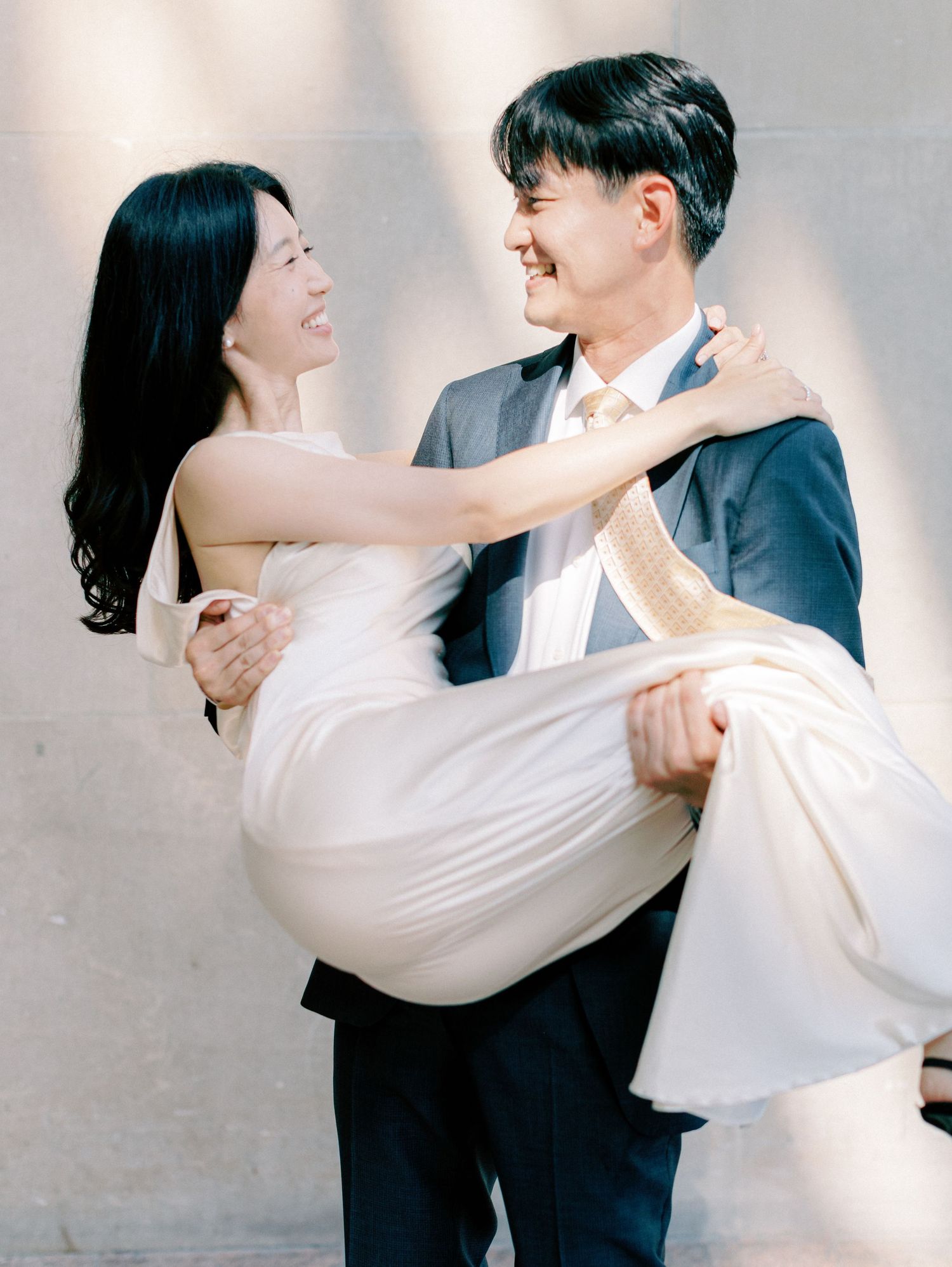 Early morning NYC Engagement Session the Met Timeless Romantic Fine Art New York Wedding Photographer Jeanie Jang Photo