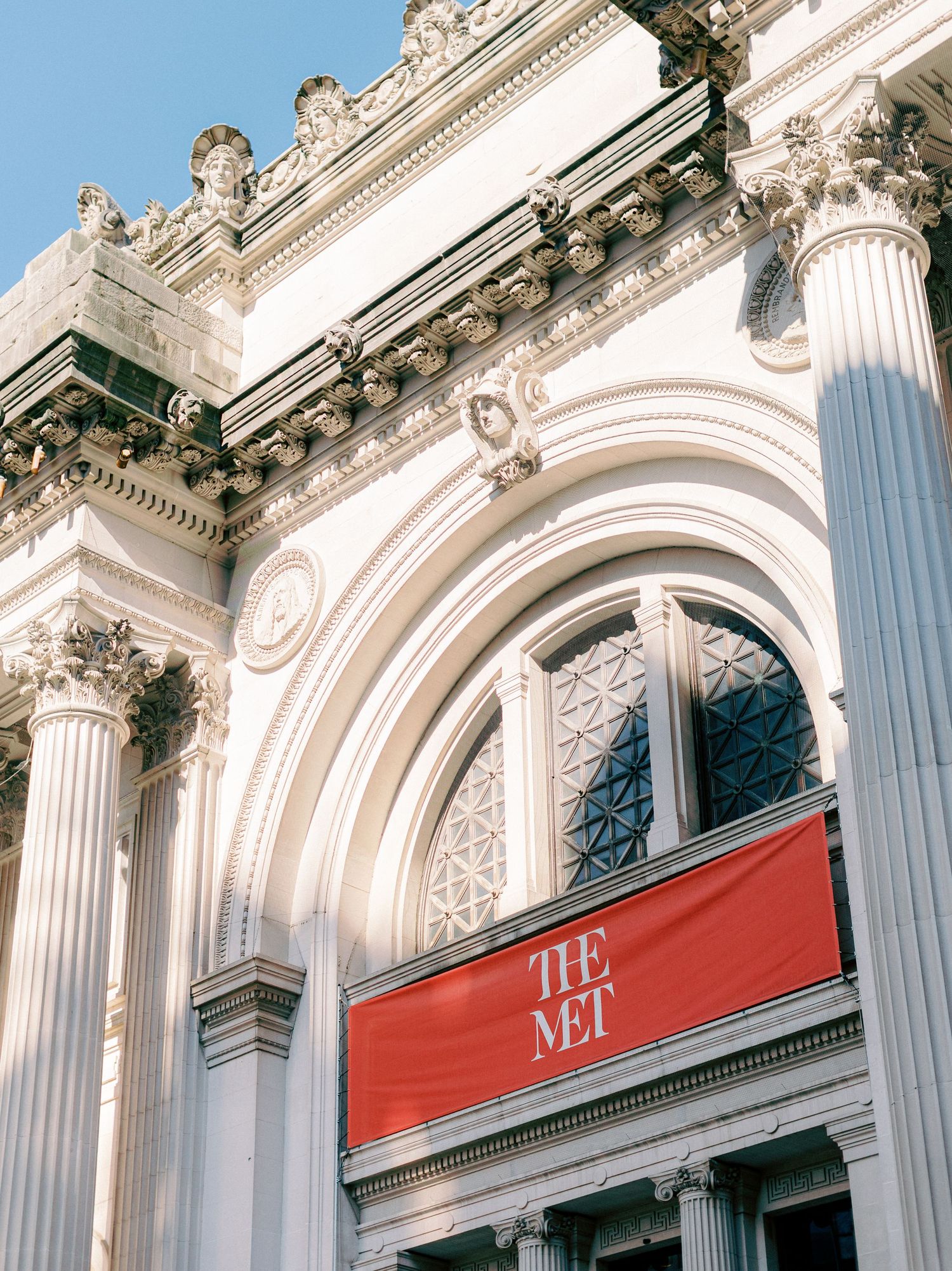 Early morning NYC Engagement Session the Met Timeless Romantic Fine Art New York Wedding Photographer Jeanie Jang Photo