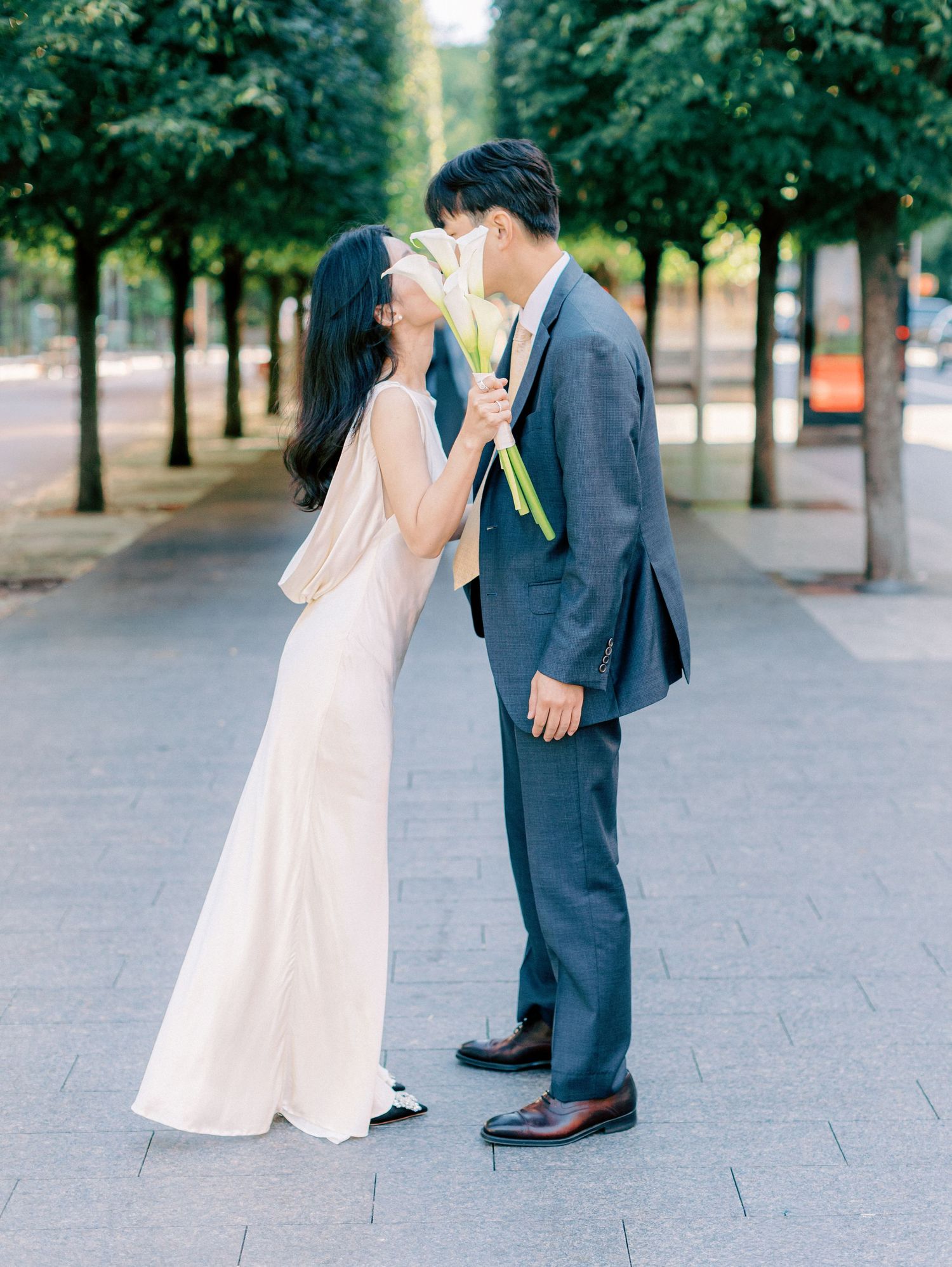Early morning NYC Engagement Session the Met Timeless Romantic Fine Art New York Wedding Photographer Jeanie Jang Photo