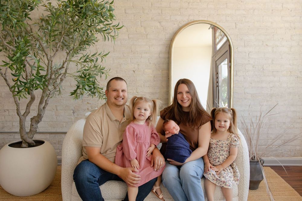 Kendall Kuss Photography Jefferson County family photographer. Family and newborn photos in Watertown WI
