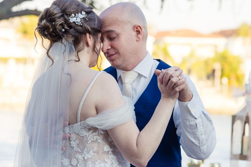 Editorial style weddings at Davis Islands, Tampa, Florida. Destination wedding in Tampa, Clearwater, St Pete, Sarasota, Naples, Florida