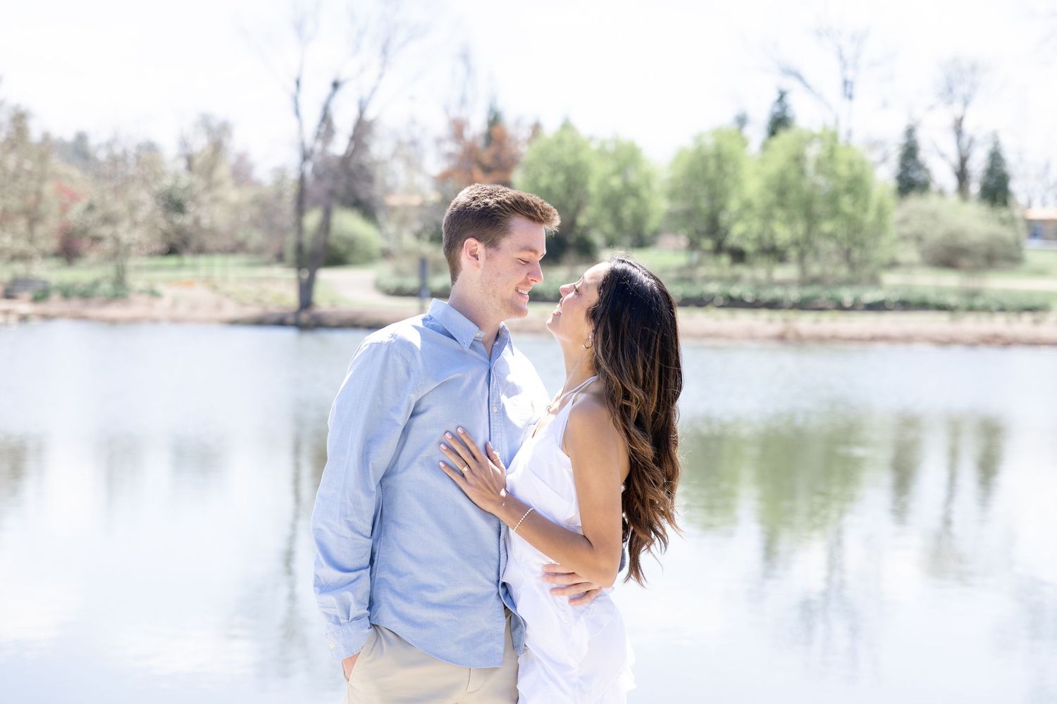Cox Arboretum engagement photos in Dayton, Ohio by Dayton wedding photographers Julia & Sean Photography.