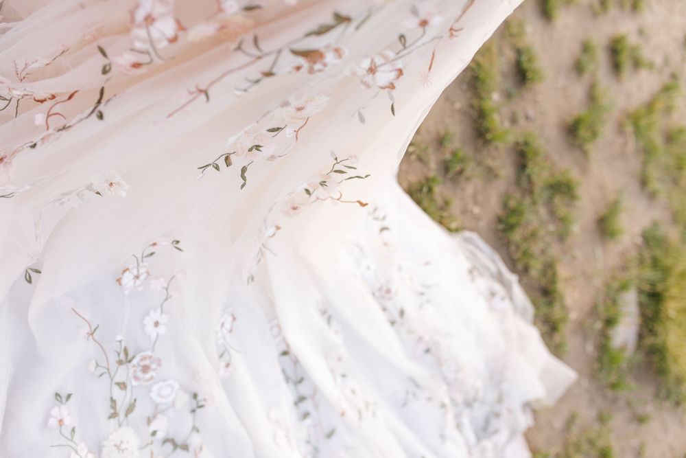 Utah Wedding photographer capturing beautiful mountain bridal pictures in Big Cottonwood Canyon