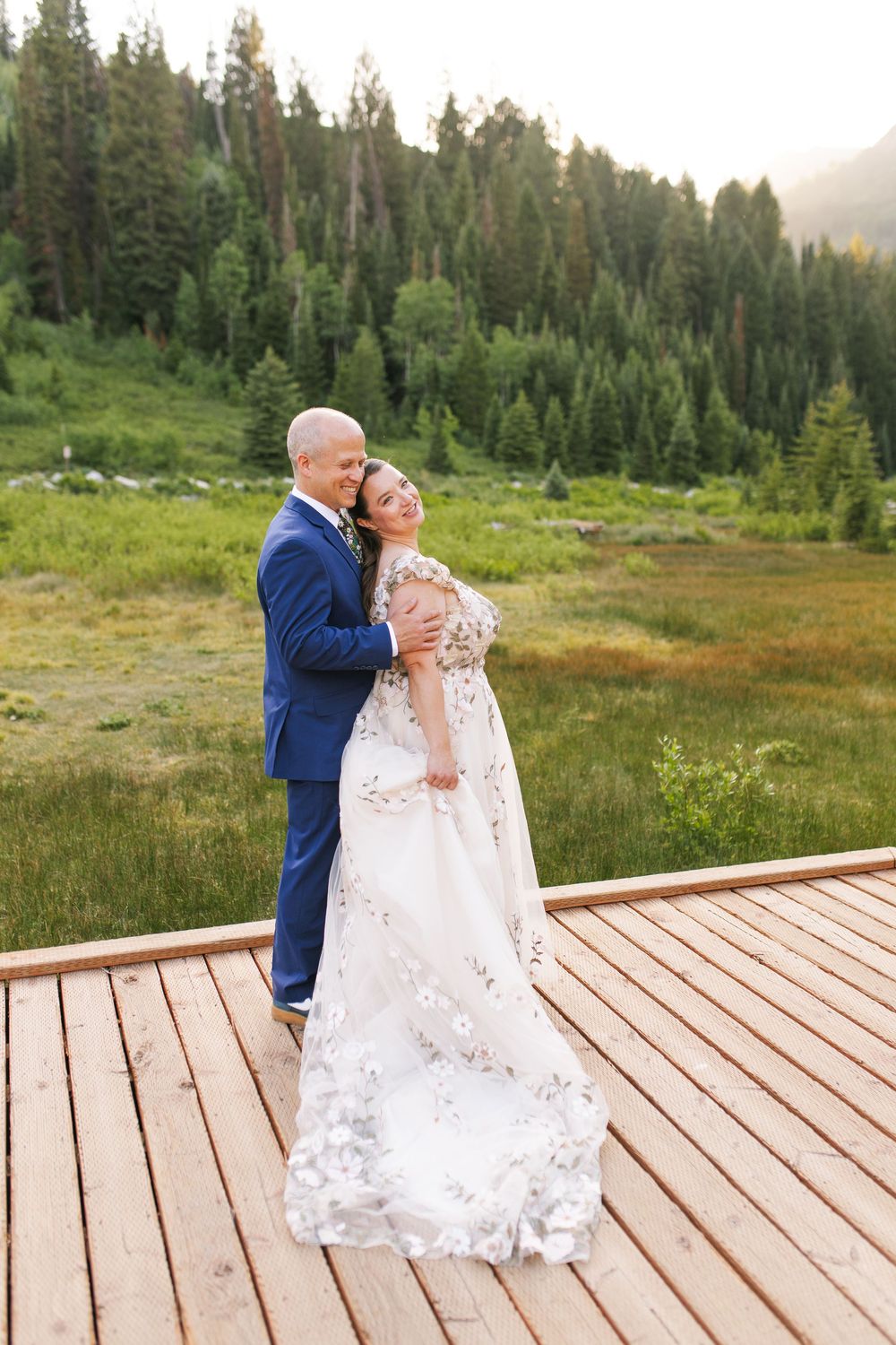 Utah Wedding photographer capturing beautiful mountain bridal pictures in Big Cottonwood Canyon
