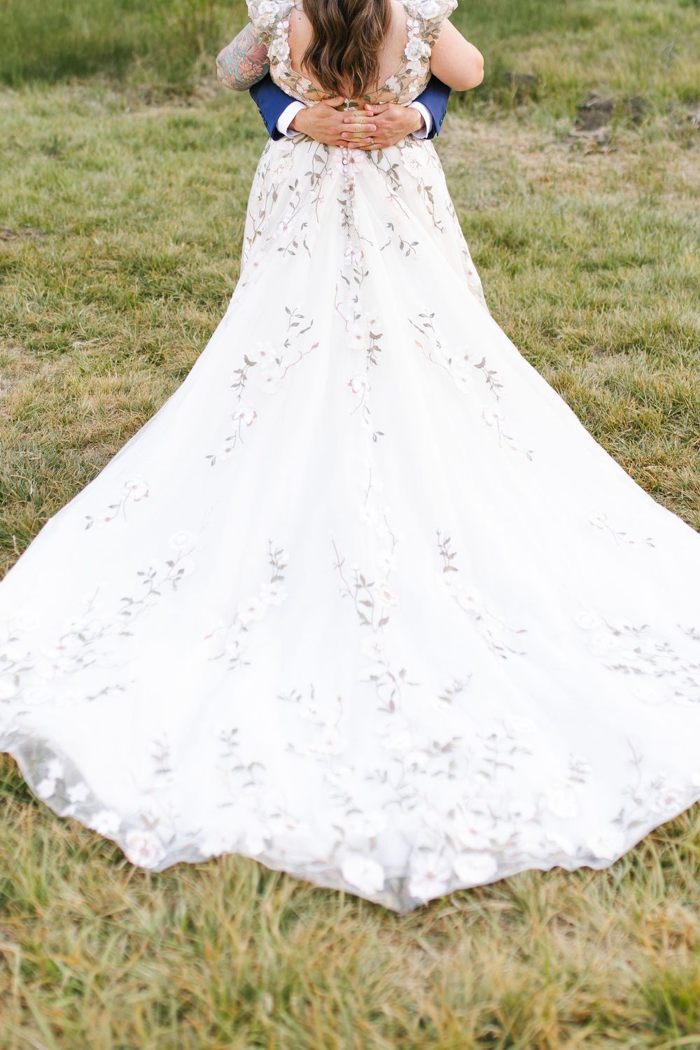 Utah Wedding photographer capturing beautiful mountain bridal pictures in Big Cottonwood Canyon