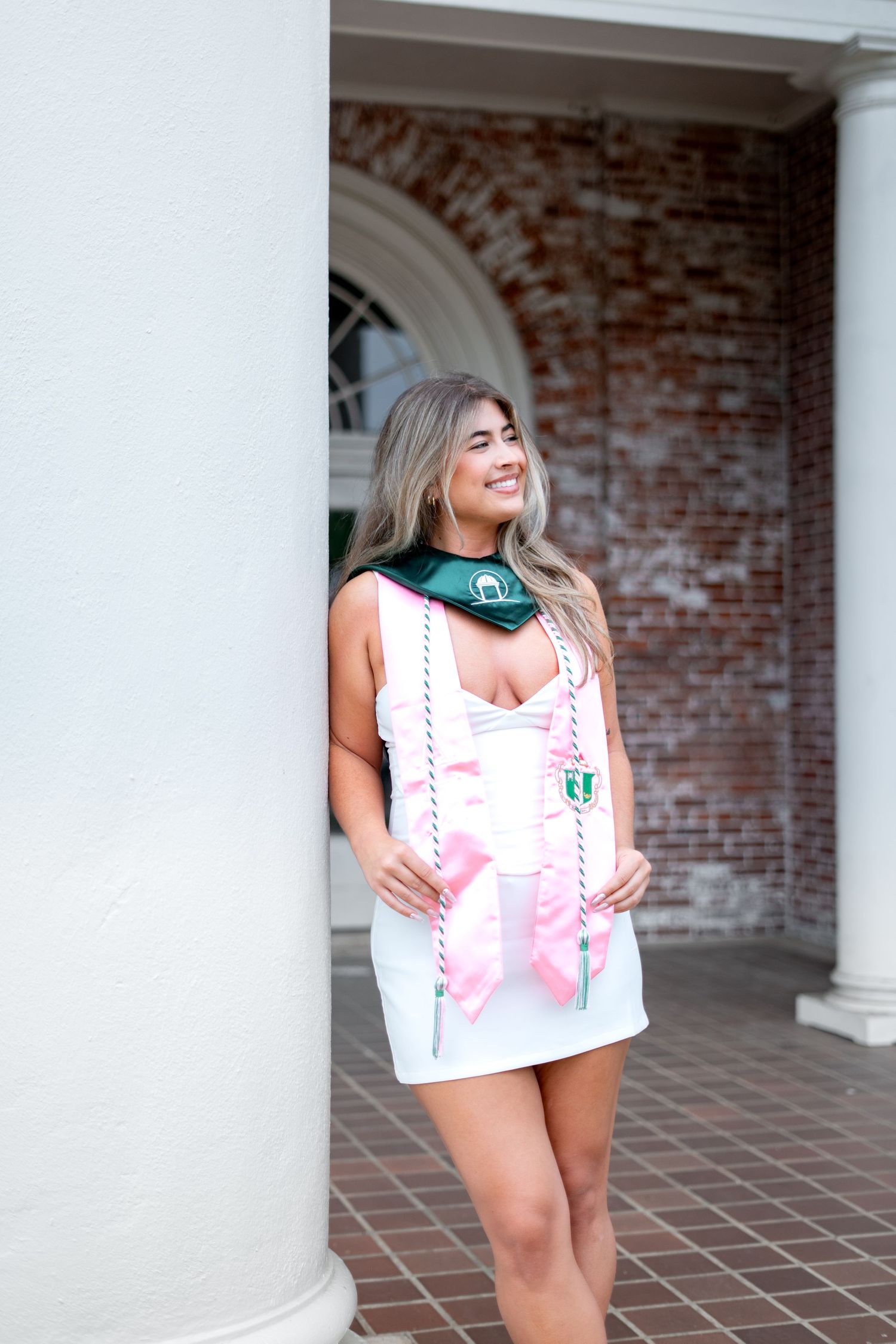 Georgia College graduation photos at the best GCSU photo spots by Atlanta graduation photographer