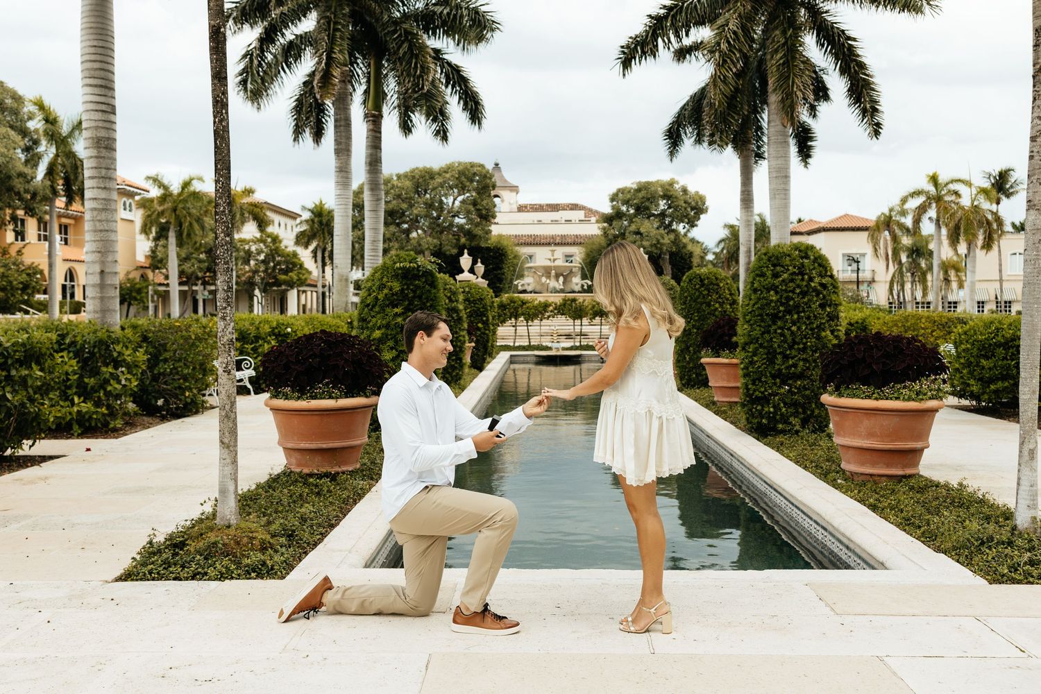 Florida proposal photos. Jacksonville Proposal Photographer, Jacksonville Engagement Photographer - Lindsay McDow Photography