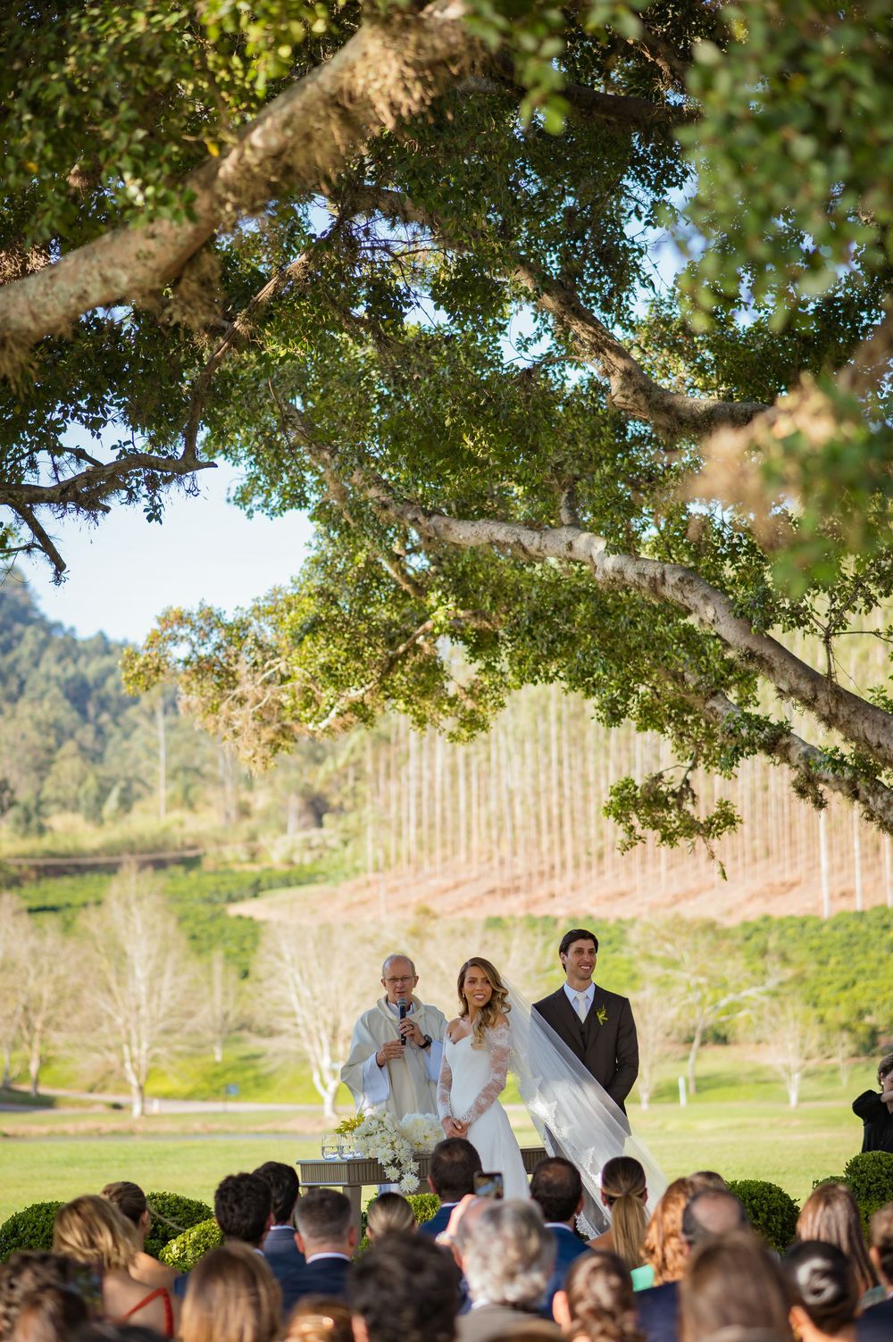 Cerimônia de casamento cercada pela natureza