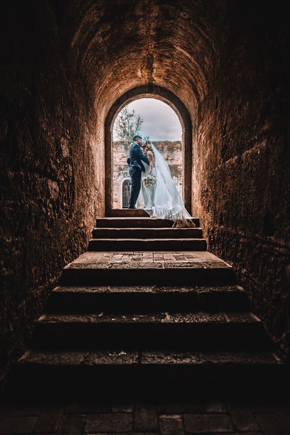 Novios en ruinas de Antigua Guatemala