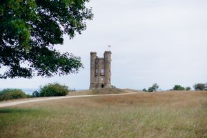 Romantic engagement photography in the Cotswolds.