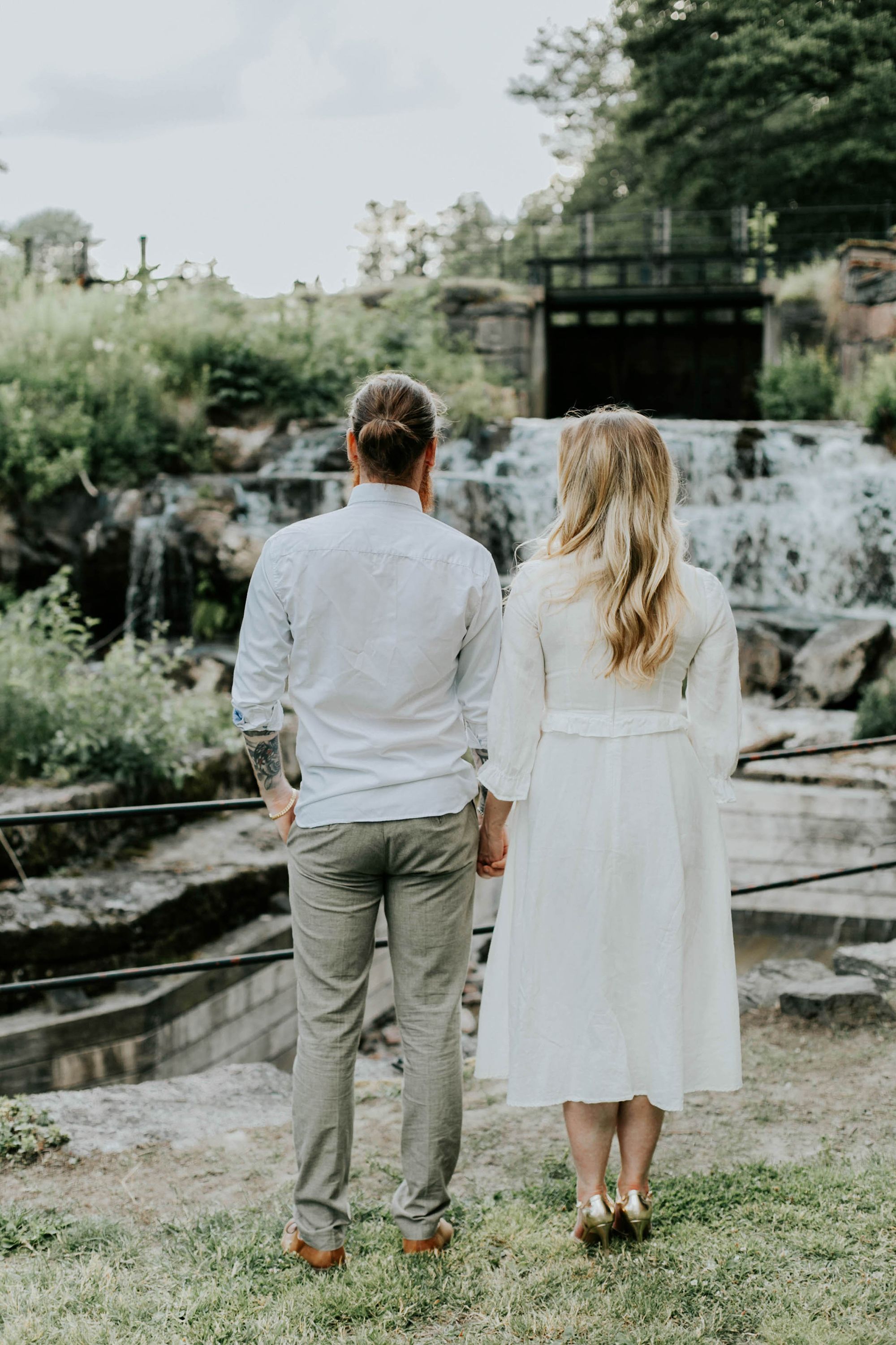 Kärleksfotografering i Borgvik med Julia och Martin. Borgvik utanför Karlstad. fotograf Rebecca Nordin.