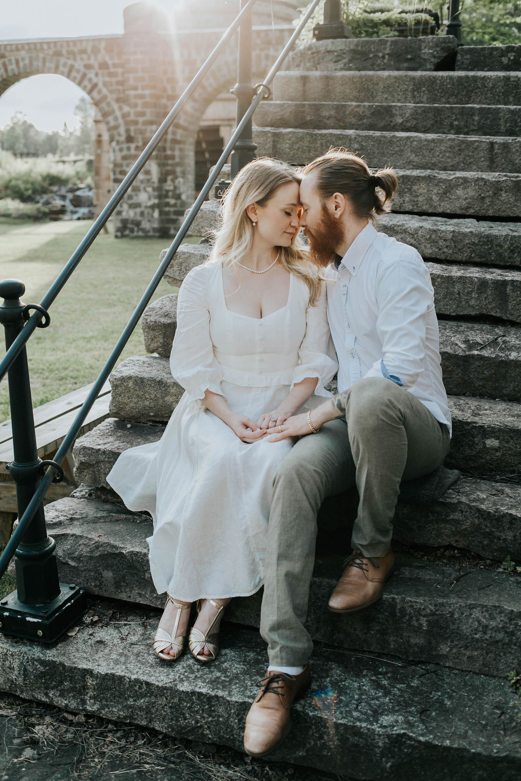 Kärleksfotografering i Borgvik med Julia och Martin. Borgvik utanför Karlstad. fotograf Rebecca Nordin.