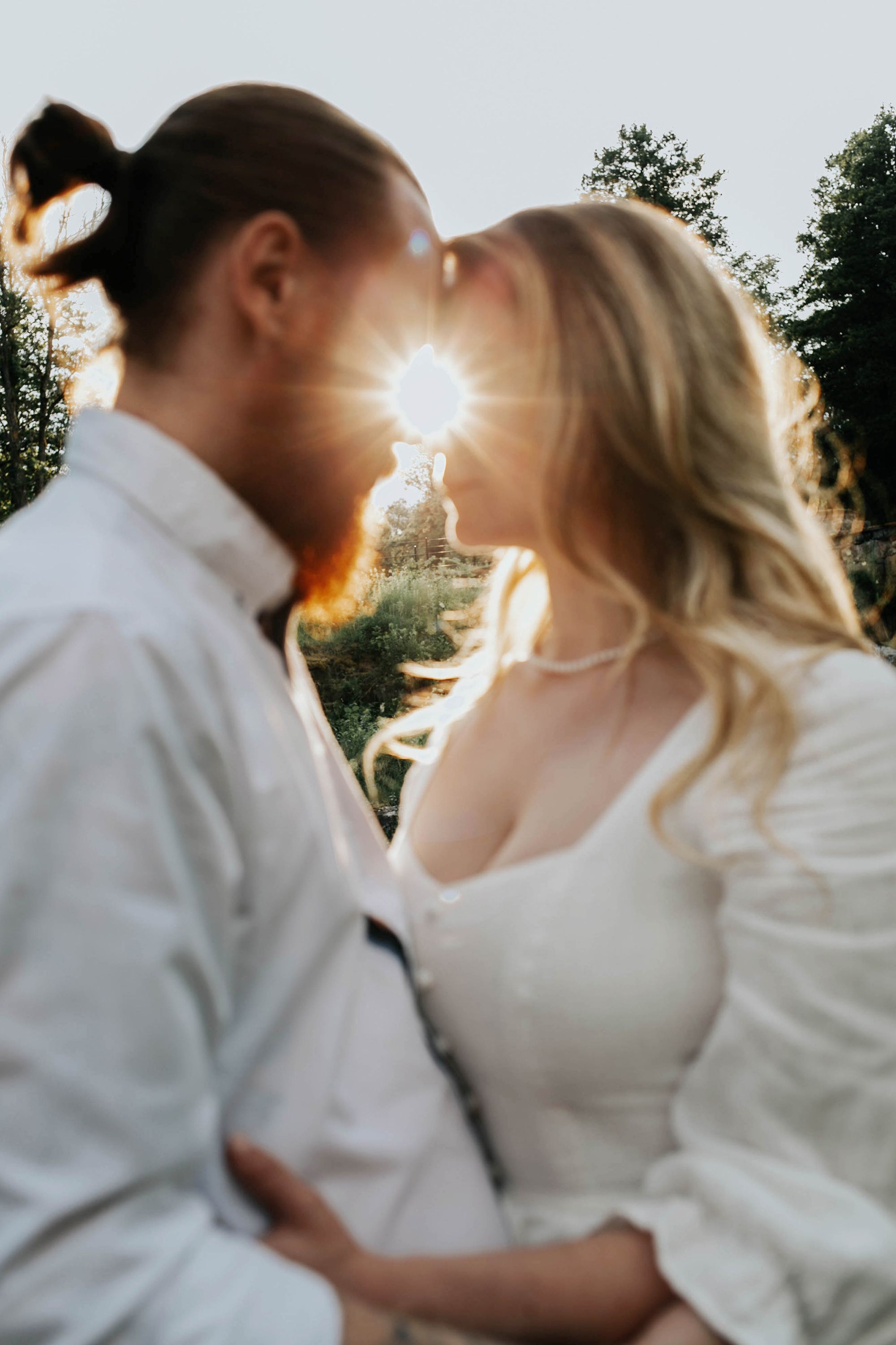 Kärleksfotografering i Borgvik med Julia och Martin. Borgvik utanför Karlstad. fotograf Rebecca Nordin.