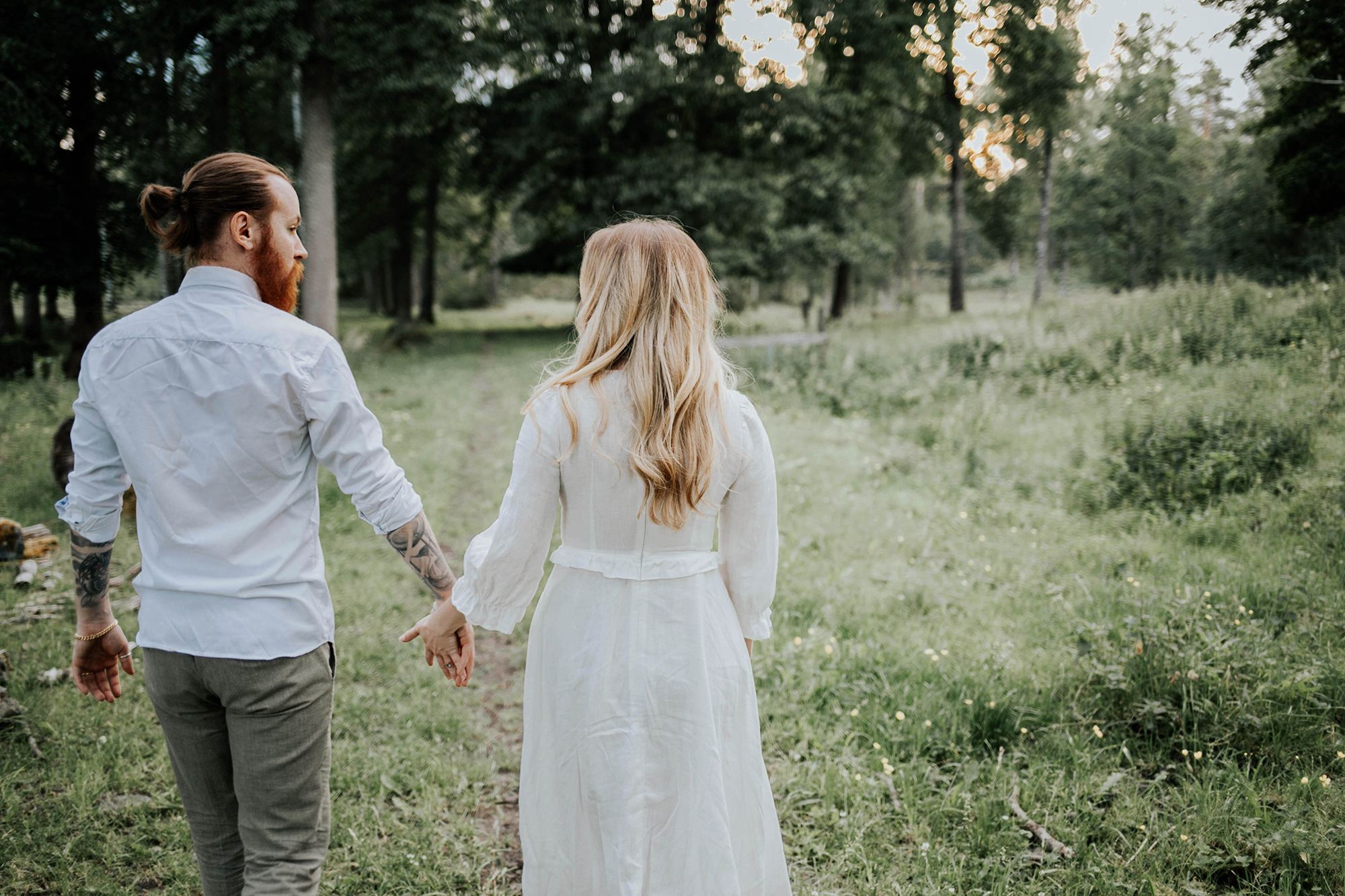 Kärleksfotografering i Borgvik med Julia och Martin. Borgvik utanför Karlstad. fotograf Rebecca Nordin.