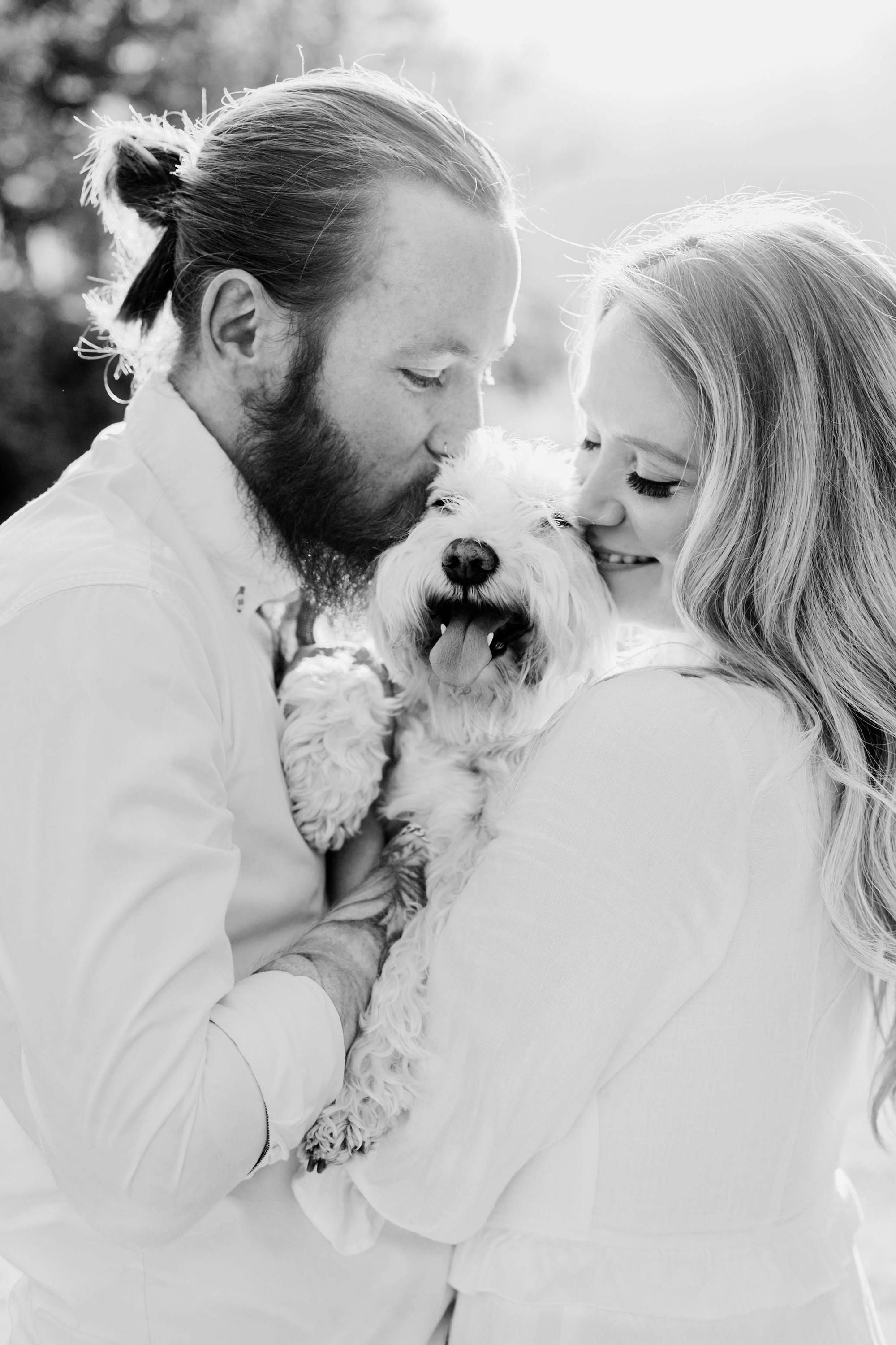 Kärleksfotografering i Borgvik med Julia och Martin. Borgvik utanför Karlstad. fotograf Rebecca Nordin.