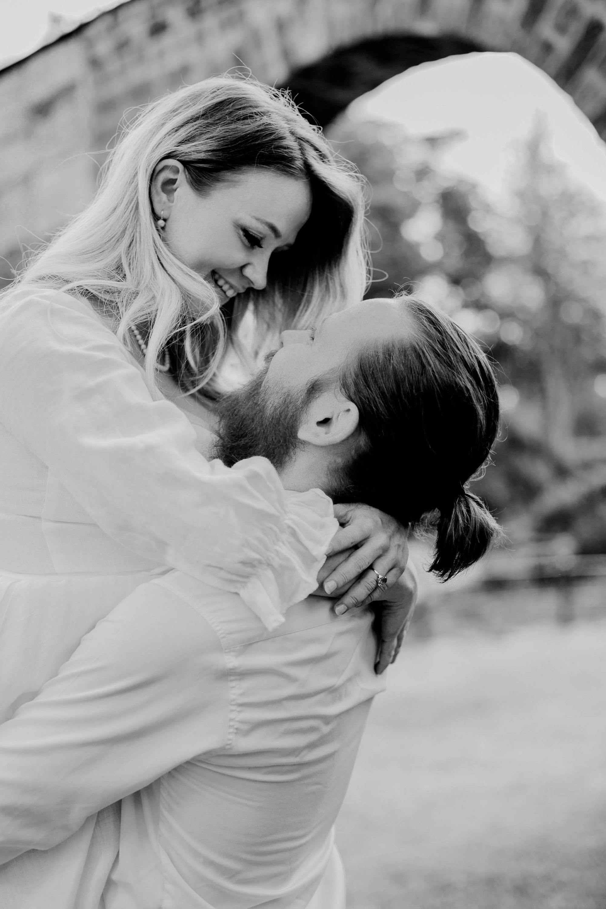 Kärleksfotografering i Borgvik med Julia och Martin. Borgvik utanför Karlstad. fotograf Rebecca Nordin.