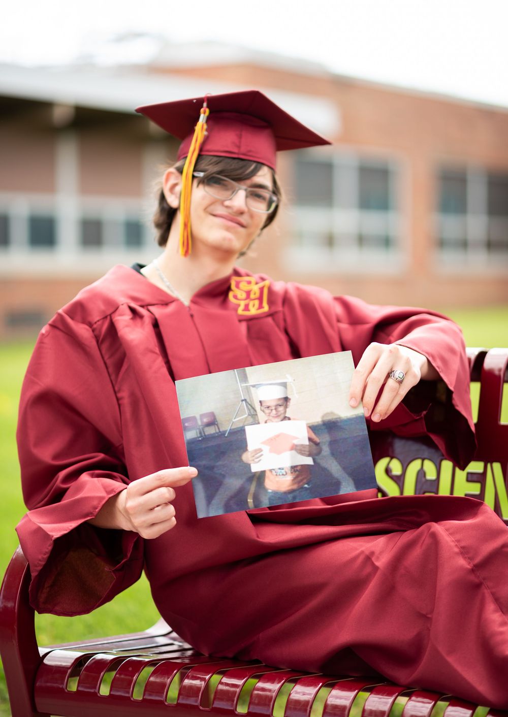 Graduation photographer Johnson City TN Jonesborough TN Unicoi Elizabethton Tri-Cities graduation photographer NE ETSU Science Hill grads