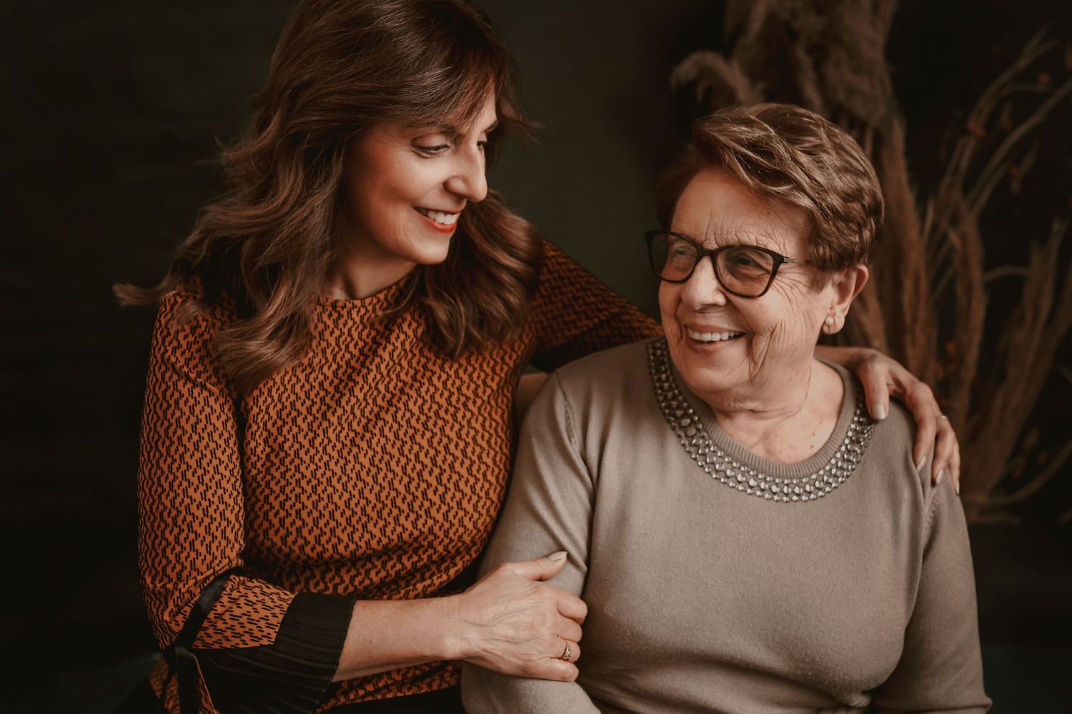 ritratto fine art mamma e figlia, generazioni, servizio fotografico