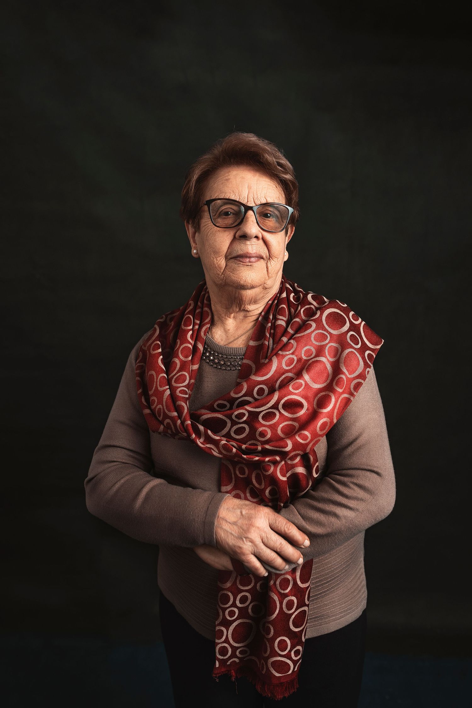 donna anziana, servizio fotografico, ritratto fotografico in studio