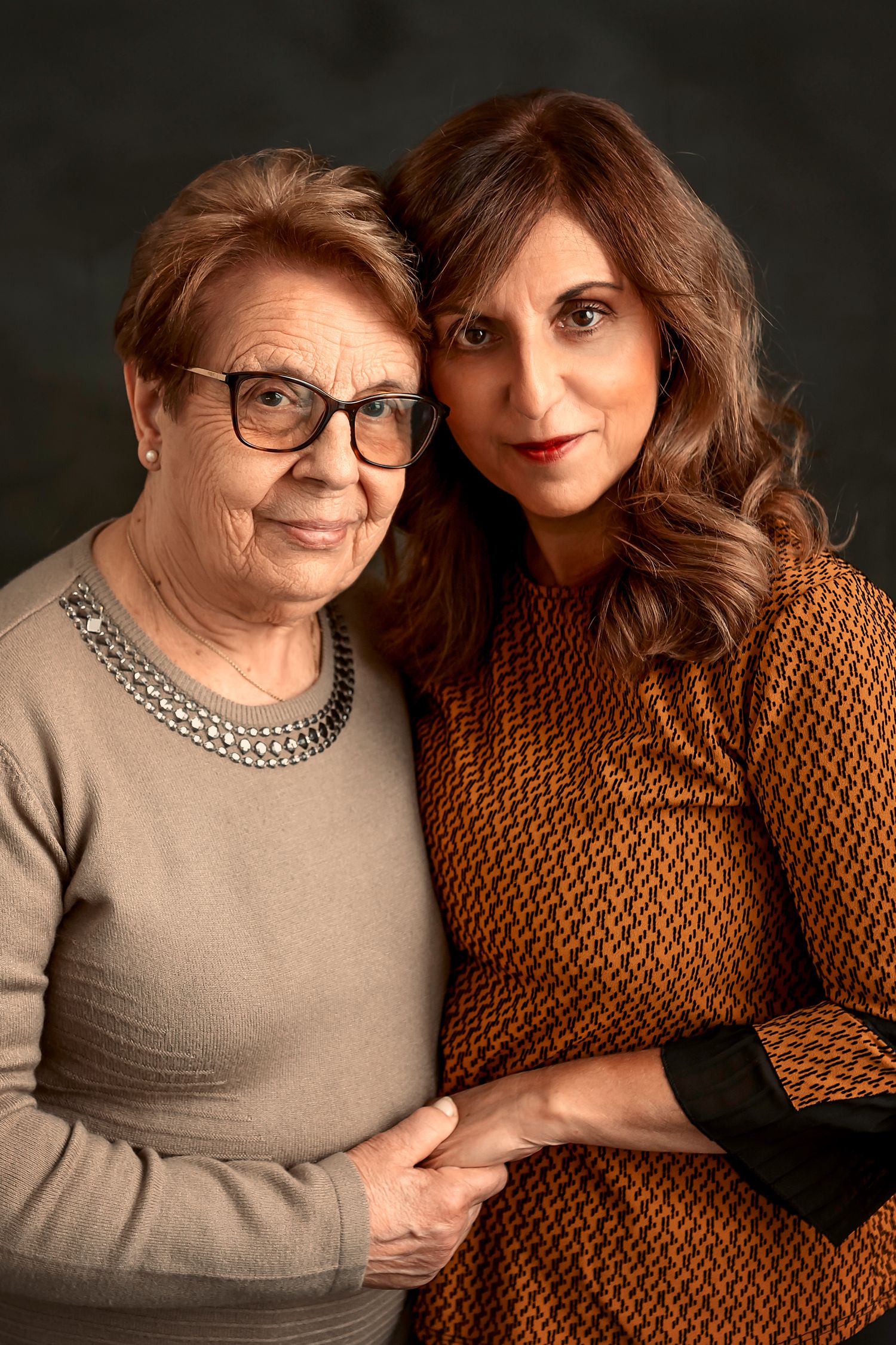 ritratto fine art mamma e figlia, generazioni, servizio fotografico