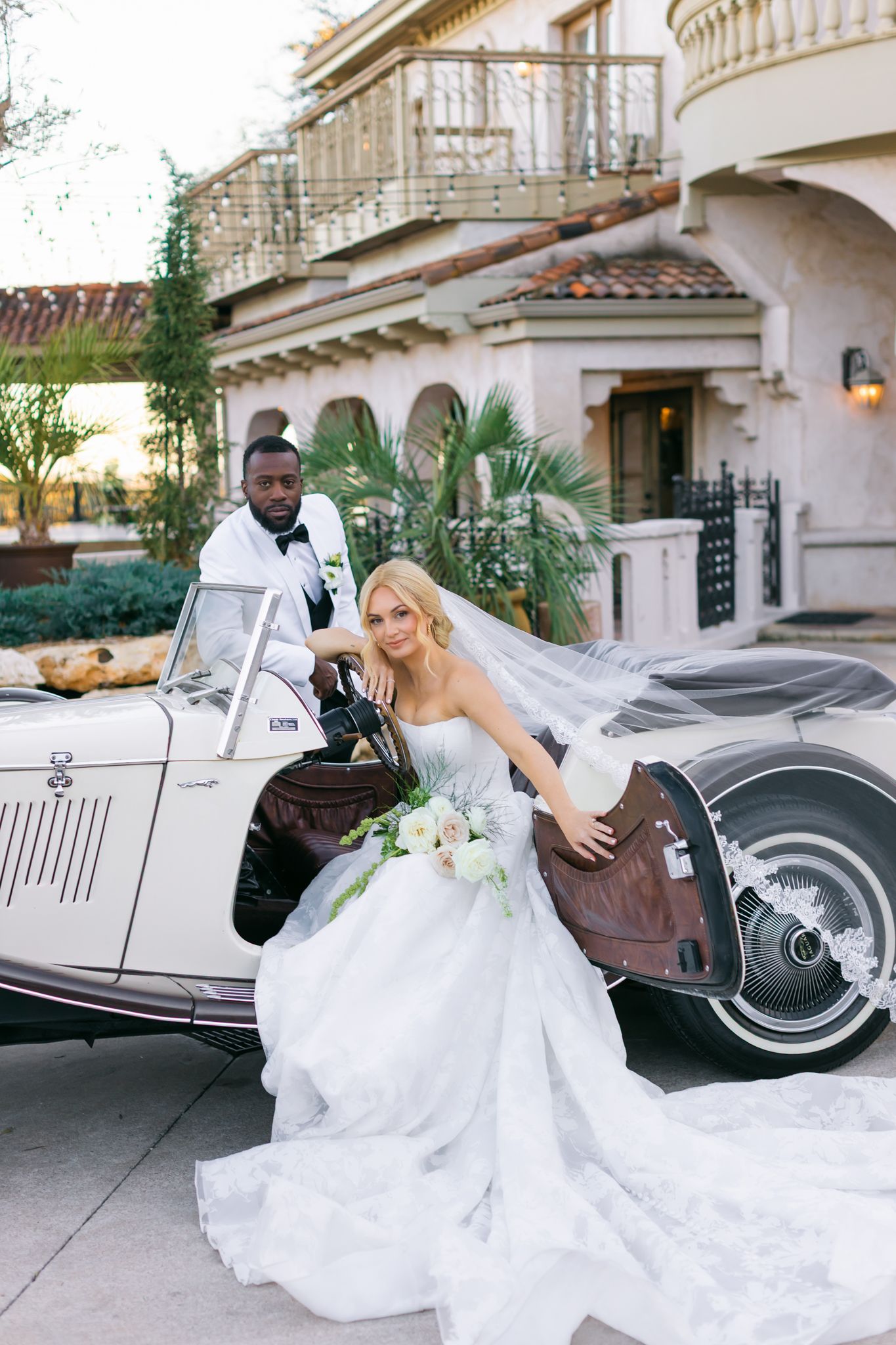 Chateau Nouvelle bride and groom
