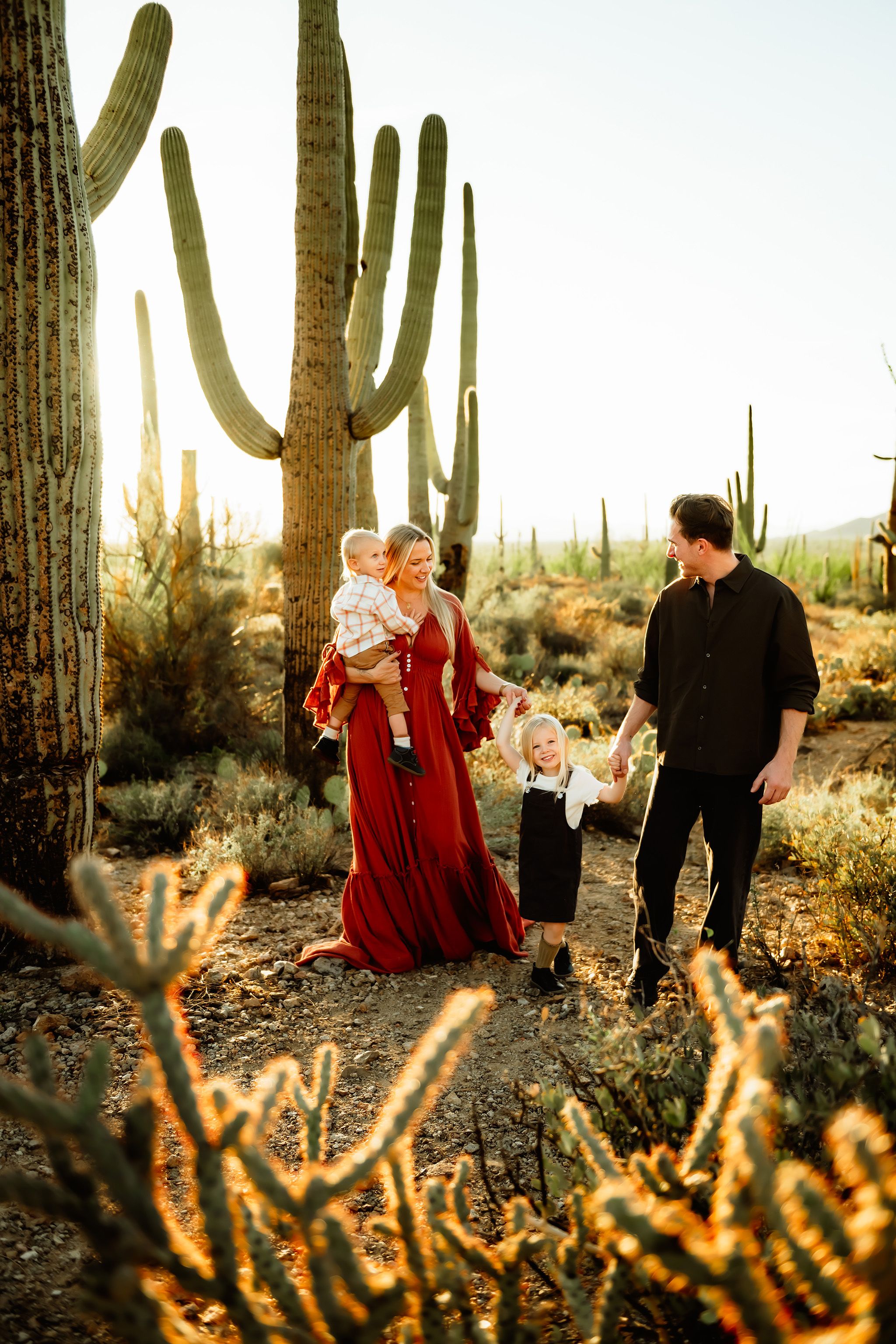 Tucson Family surround by saguaros_Arizona_01