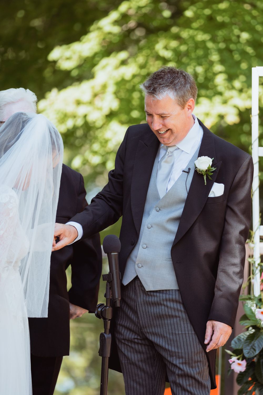 journalistic wedding photographer gta groom photography