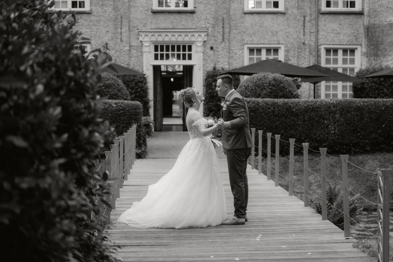 grooms running