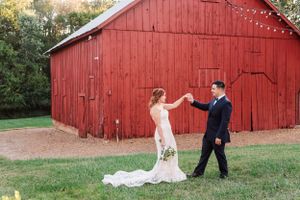 A bride and groom sharing a first look in Paducah, Kentucky
