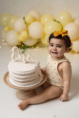 cake smash setup for a first birthday photography session in Santa Clarita