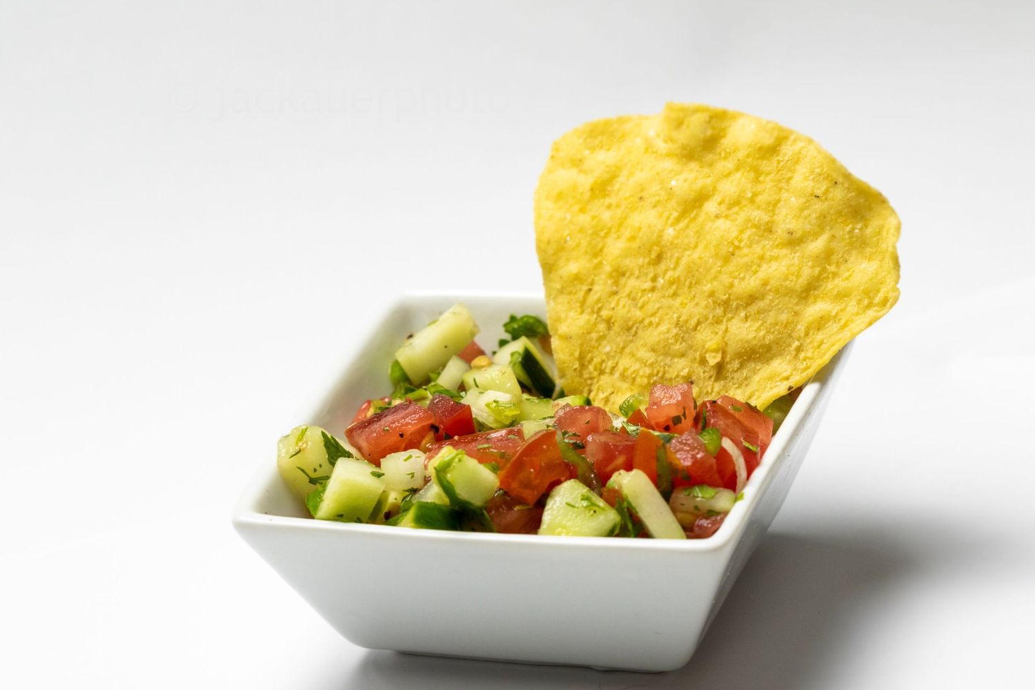 Chip in salsa