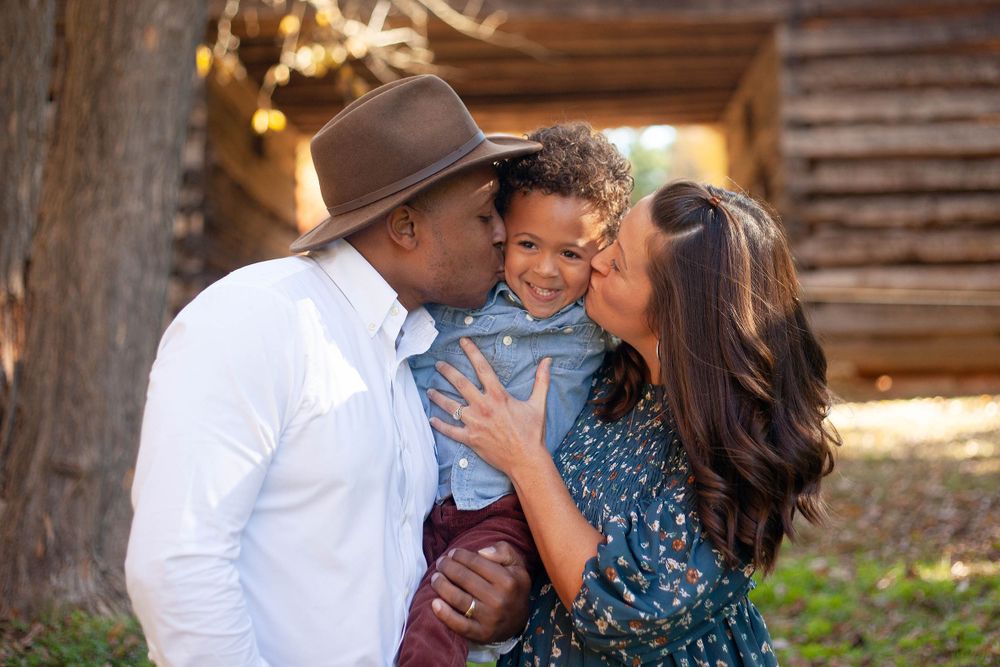 High Point, North Carolina family and children photographer specializing in custom, natural light, outdoor photography