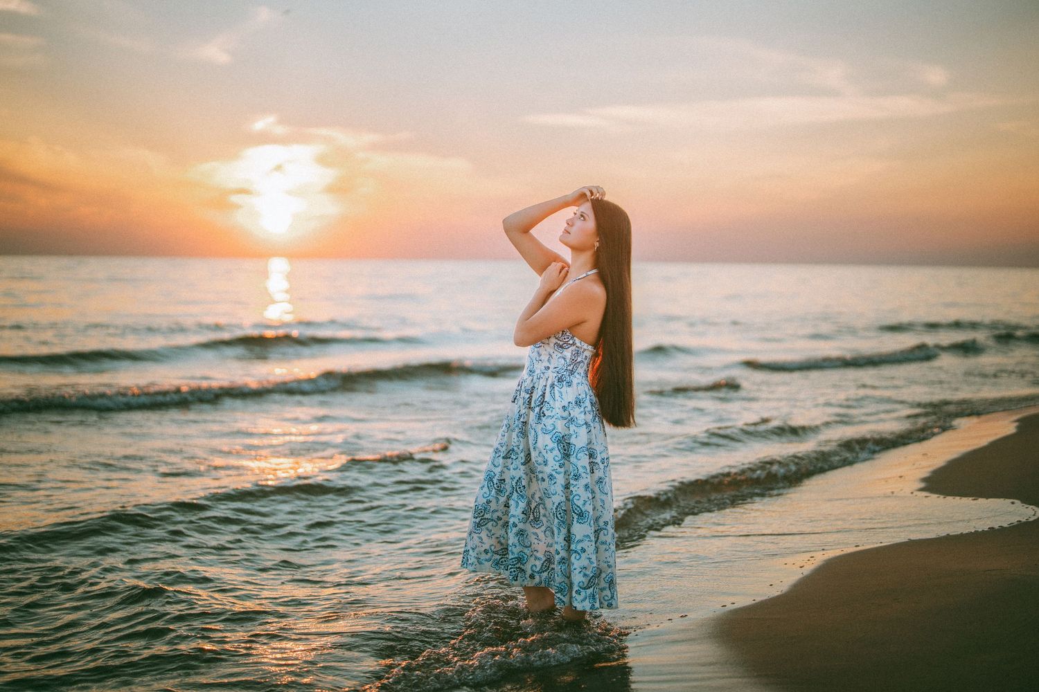 International Wedding and Portrait Photographer based in Michigan.  Specializing in wedding photography, senior photography, and families