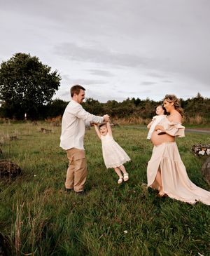 family maternity photos in westmeath