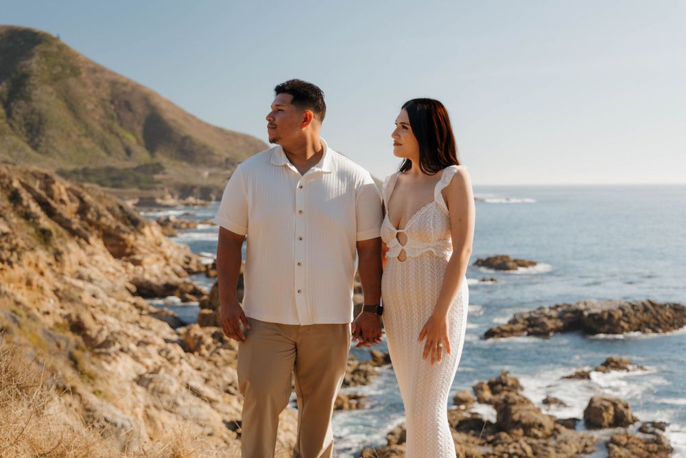 Couple at the ocean