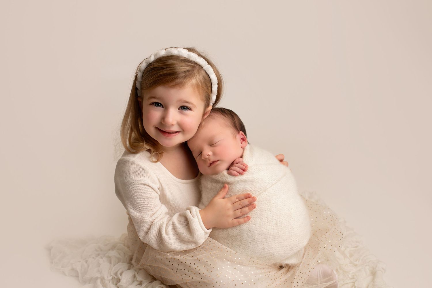 Ayrshire glasgow Renfrewshire sibling newborn photographer