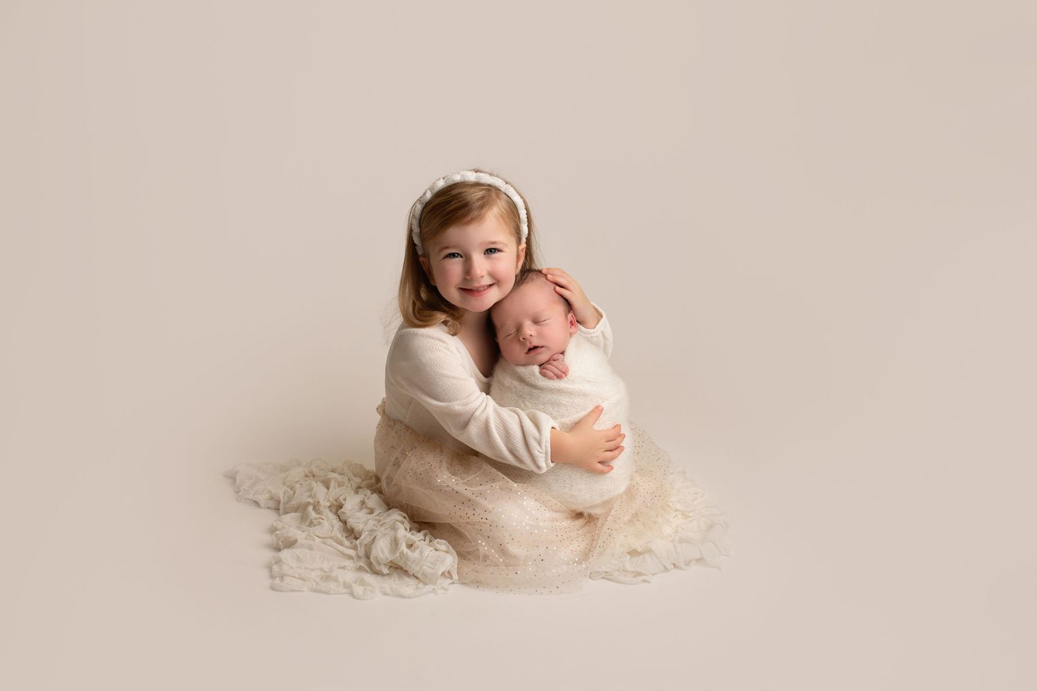 Ayrshire glasgow Renfrewshire sibling newborn photographer