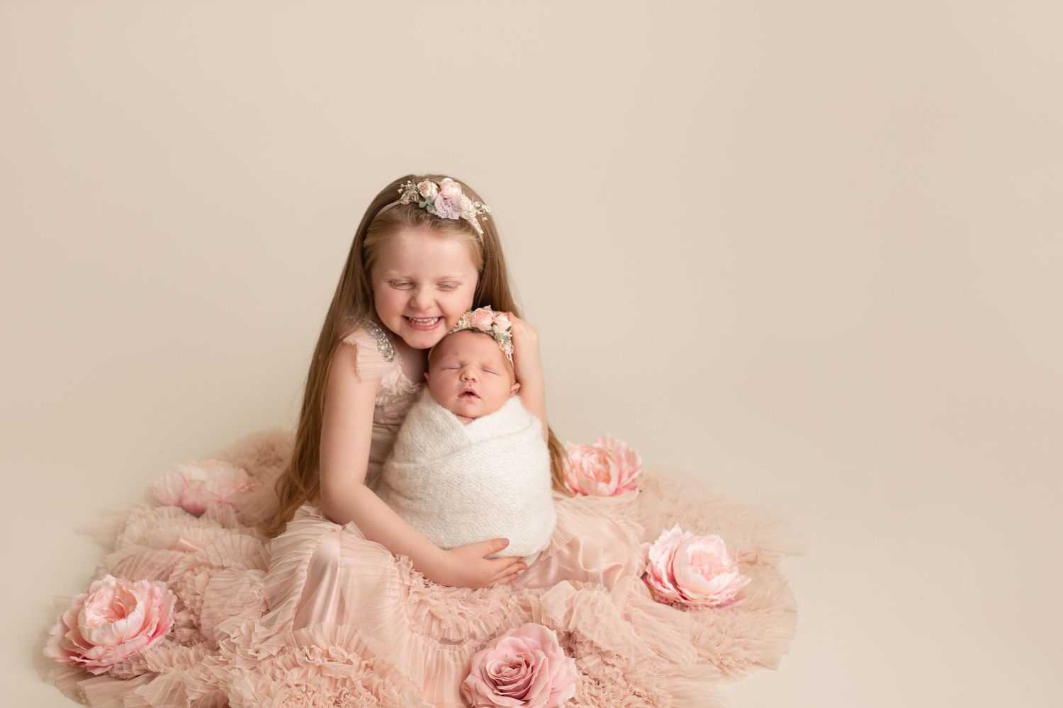 Ayrshire glasgow Renfrewshire sibling newborn photographer
