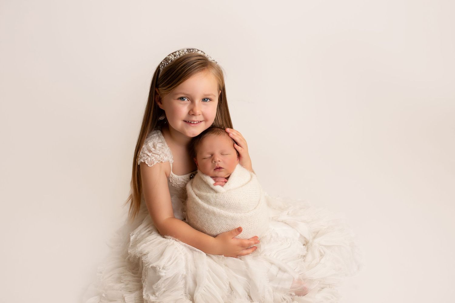 Ayrshire glasgow Renfrewshire sibling newborn photographer