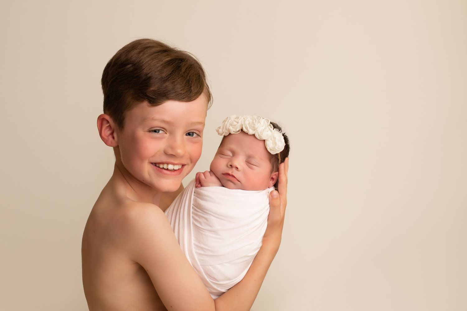 Ayrshire glasgow Renfrewshire sibling newborn photographer