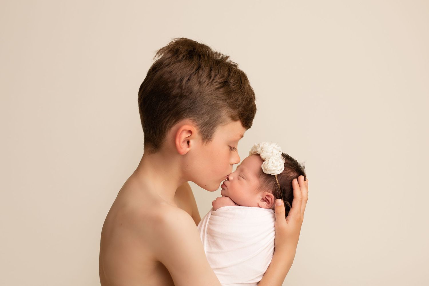 Ayrshire glasgow Renfrewshire sibling newborn photographer