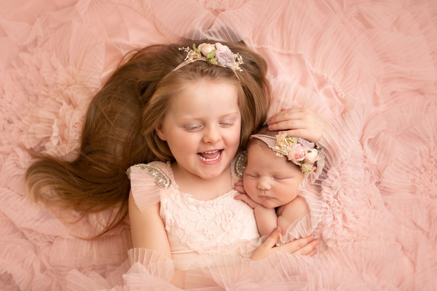 Ayrshire glasgow Renfrewshire sibling newborn photographer