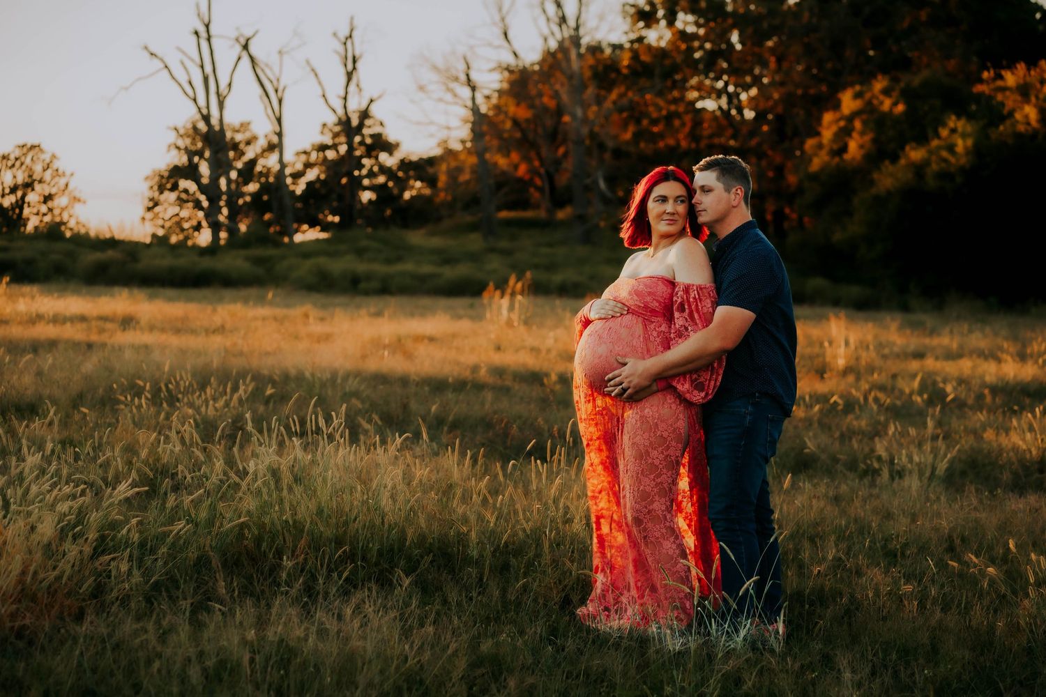 maternity session, golden hour, couple, authentic love