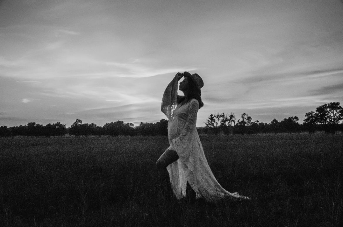 Oklahoma maternity session, black and white, timeless, farm session