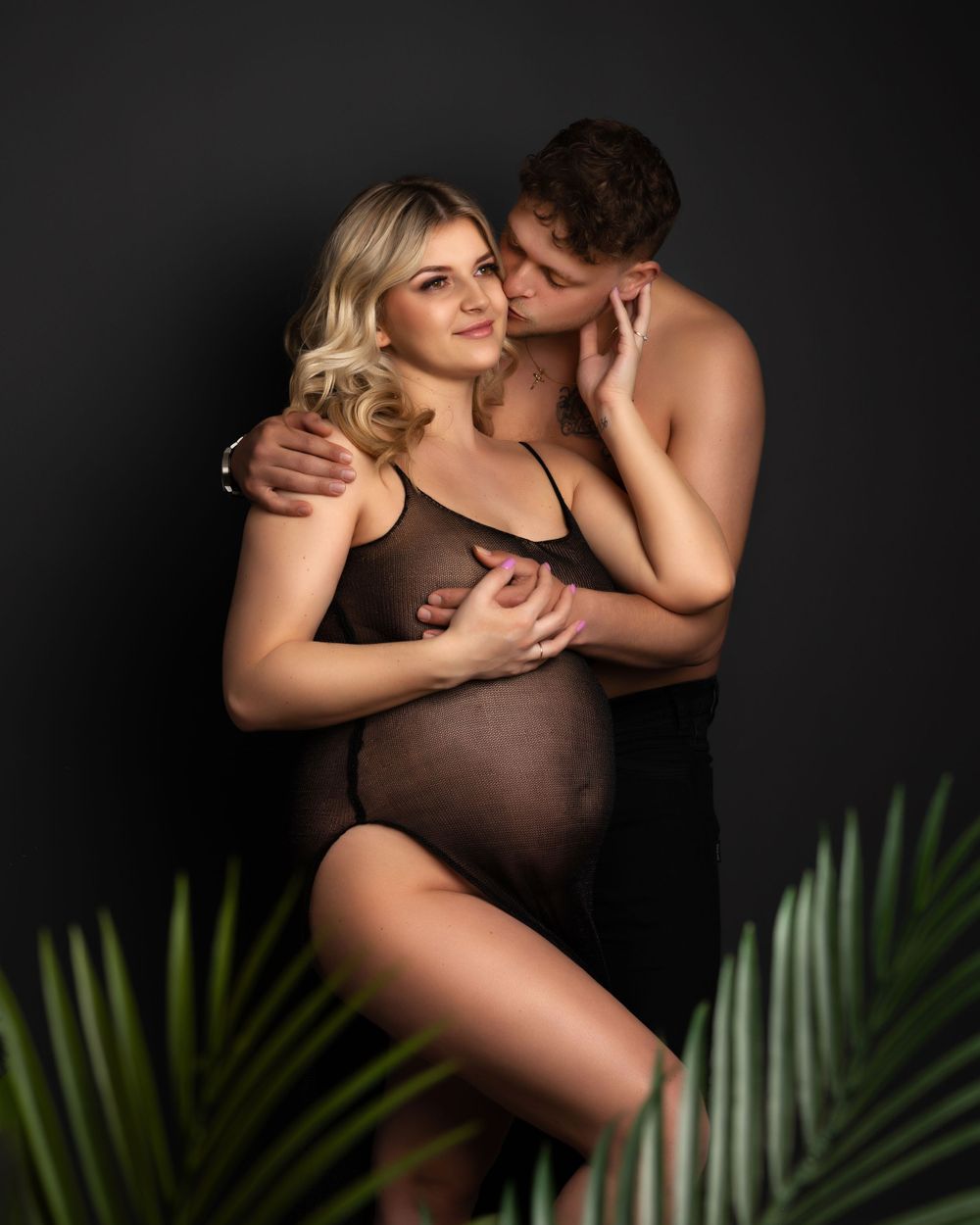 couple  intimate sensual maternity photo
