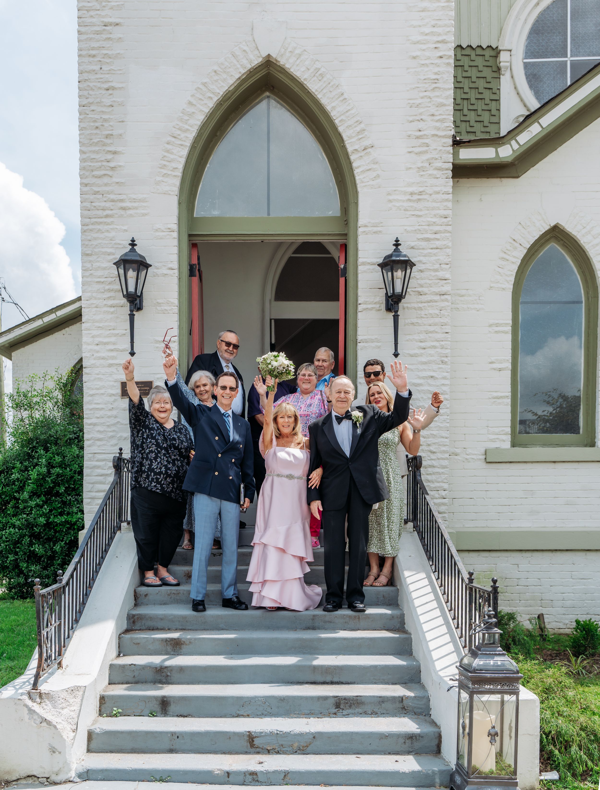 elopement wedding, minimony ceremony, courthouse wedding at a beautiful church, Humboldt, TN. Magnolia Manor