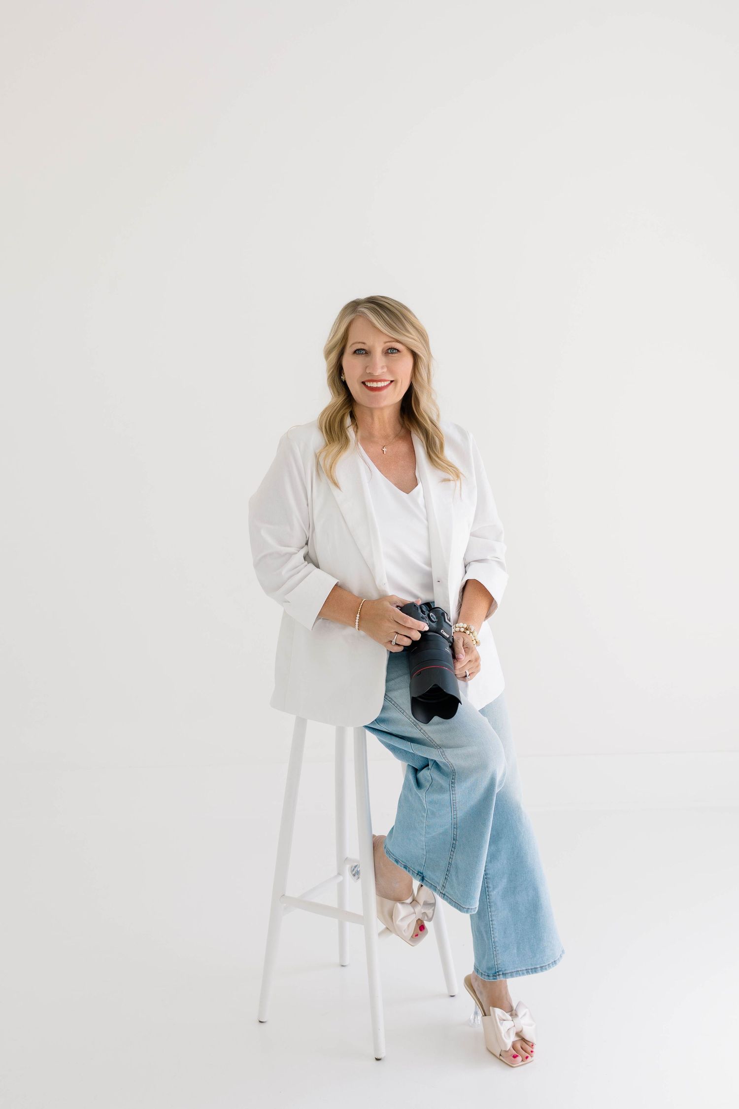 Tammy Sue is a Central Kentucky Luxury Senior and Family Photographer capturing special moments!