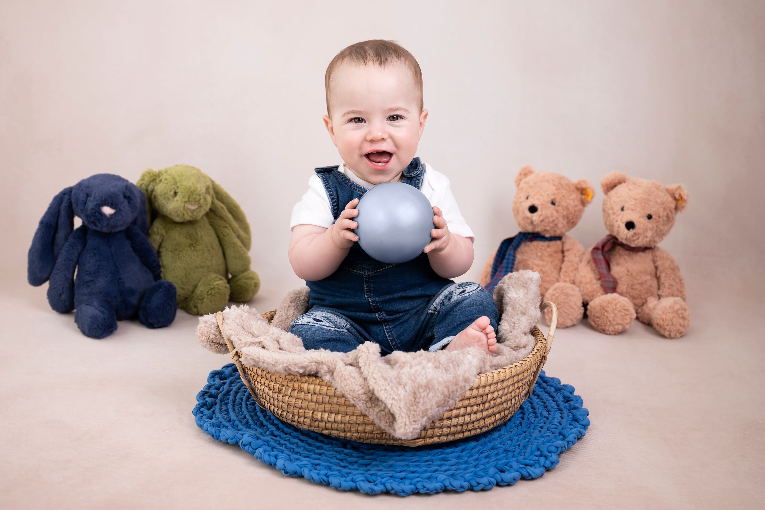 little sitter studio photo based in ashford kent with two bunnies and two teddies