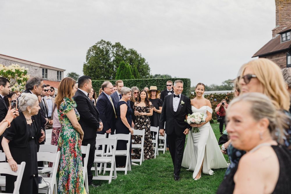 Waterfront wedding ceremony at OceanCliff Hotel in Newport, Rhode Island. Wedding photographer in Newport RI